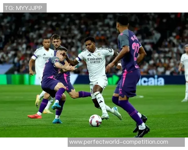 欧联杯经典对决皇马逆转拜仁绝杀瞬间战术解析引发全场狂欢